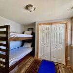 Bunk bed (alternate bedroom