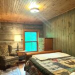 2nd bedroom, Queen